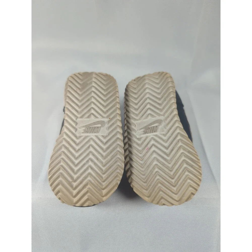 Nike product pair